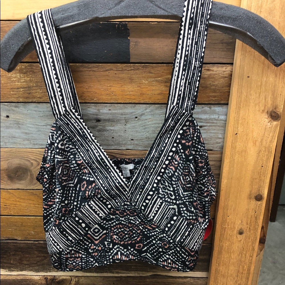 super cute, funky crop top